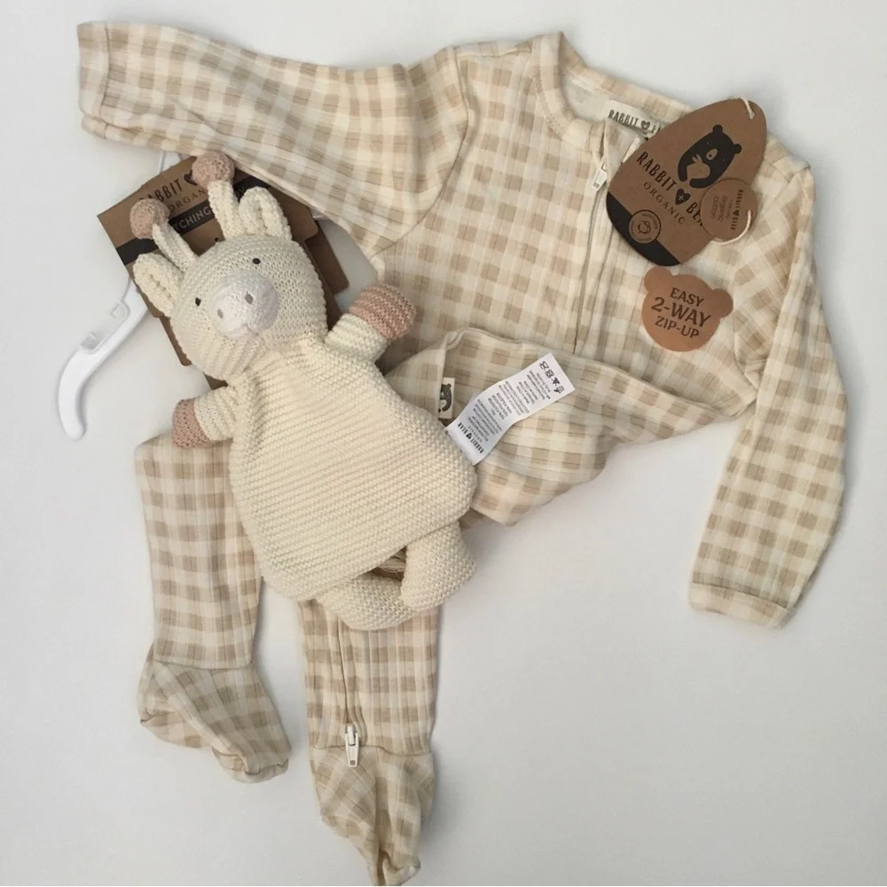 Baby Organic Cotton Gingham Zip-Up Footed Sleeper & Lovey Giraffe Soft Toy 6/9M